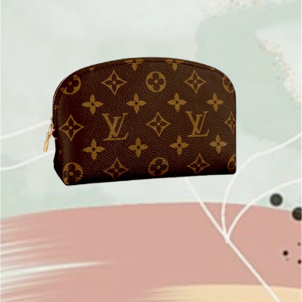 LOUIS VUITTON
Monogram Cosmetic Pouch